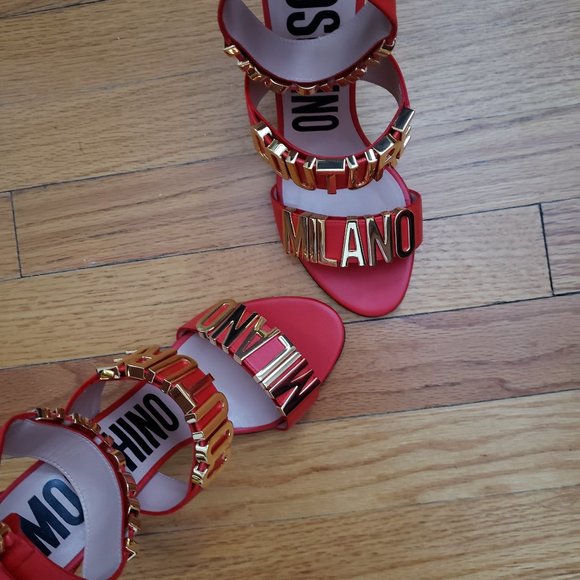 ๐ฅณ๐ฅณ๐ฅณSOLD-Moschino Logo Sandals - Picture 1 of 5